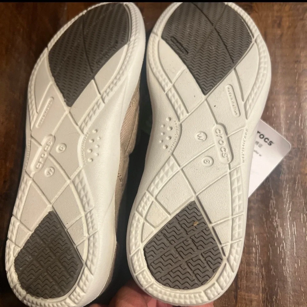 Crocs Silver Citilane Sequin Flip Flop Womens Size 5,6, runs big Slip On Shoes - Picture 2 of 3